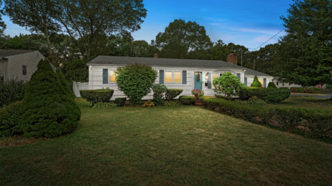 33 Hope Ave, Warwick, Ri 02889