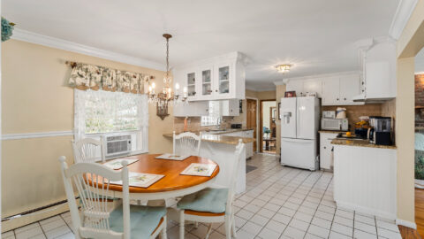 33 Hope Ave, Warwick, Ri 02889