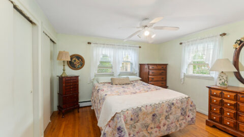 33 Hope Ave, Warwick, Ri 02889