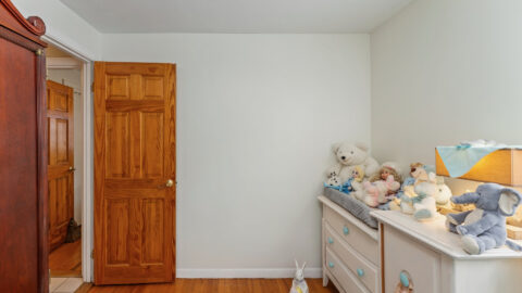 33 Hope Ave, Warwick, Ri 02889
