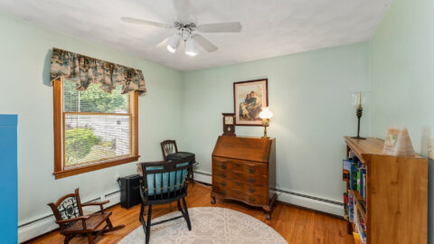 33 Hope Ave, Warwick, Ri 02889