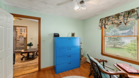 33 Hope Ave, Warwick, Ri 02889