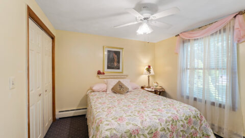 33 Hope Ave, Warwick, Ri 02889