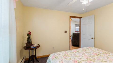 33 Hope Ave, Warwick, Ri 02889