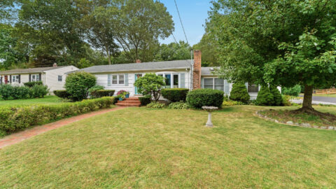 33 Hope Ave, Warwick, Ri 02889