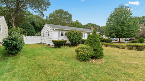 33 Hope Ave, Warwick, Ri 02889
