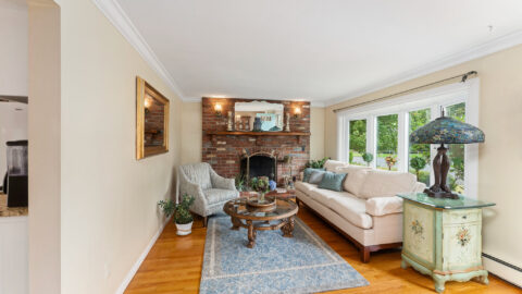 33 Hope Ave, Warwick, Ri 02889