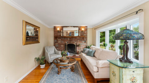 33 Hope Ave, Warwick, Ri 02889